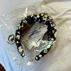 Clack and white head band